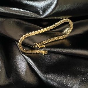 Discount!! Diamond tennis bracelet